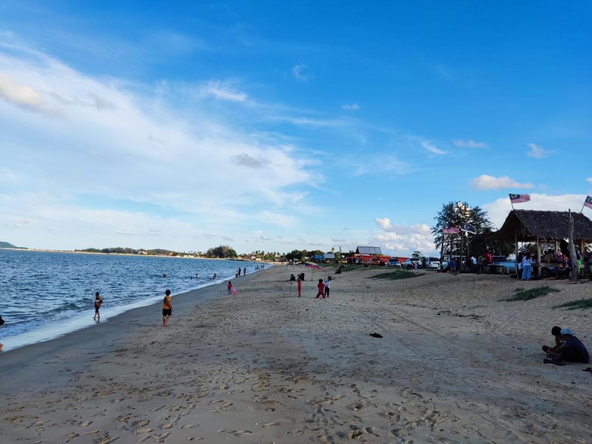Ayuni Homestay Kuala Besut Terengganu Kültér fotó