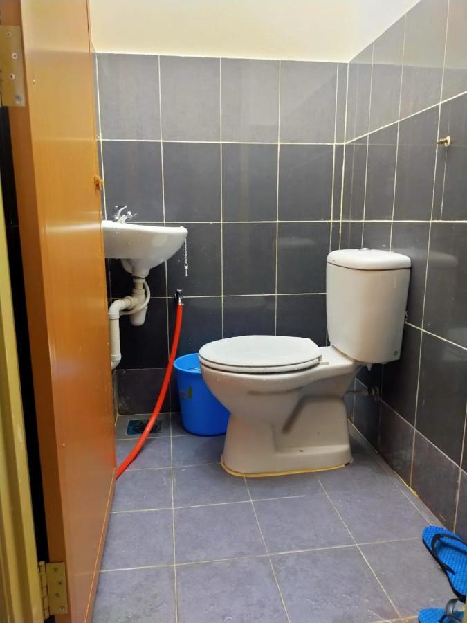 Ayuni Homestay Kuala Besut Terengganu Kültér fotó